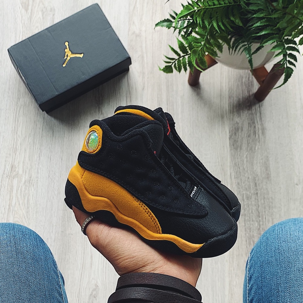 Nike toddler’s jordan 13 retro sneakers - Picture 2 of 4